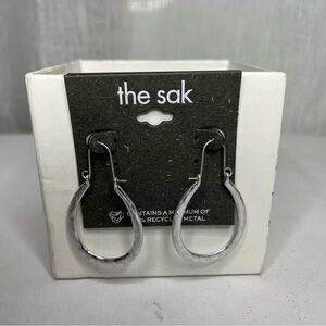 Silver raindrop earrings, made by the sak!